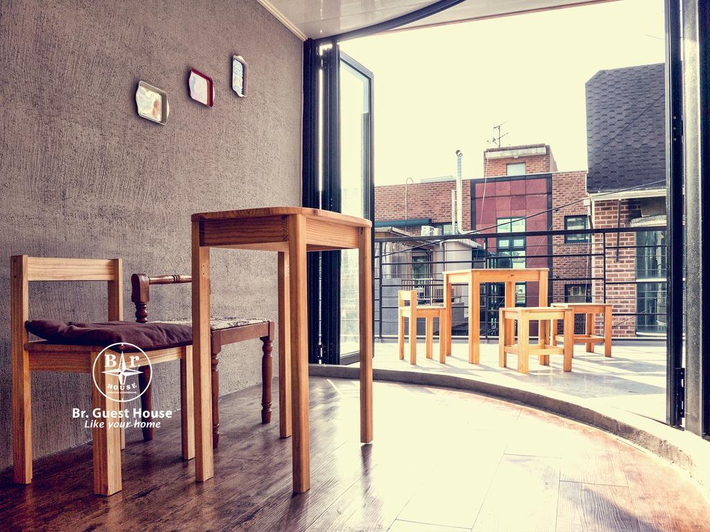 Br. Guesthouse Hongdae Seoel Buitenkant foto