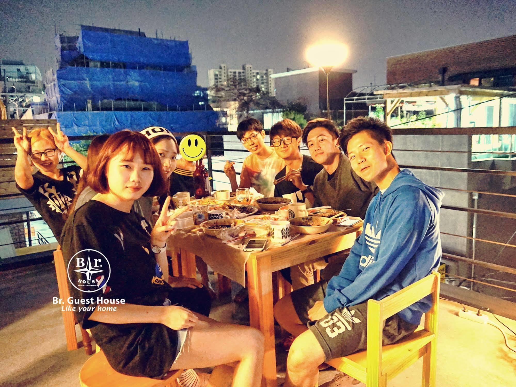 Br. Guesthouse Hongdae Seoel Buitenkant foto